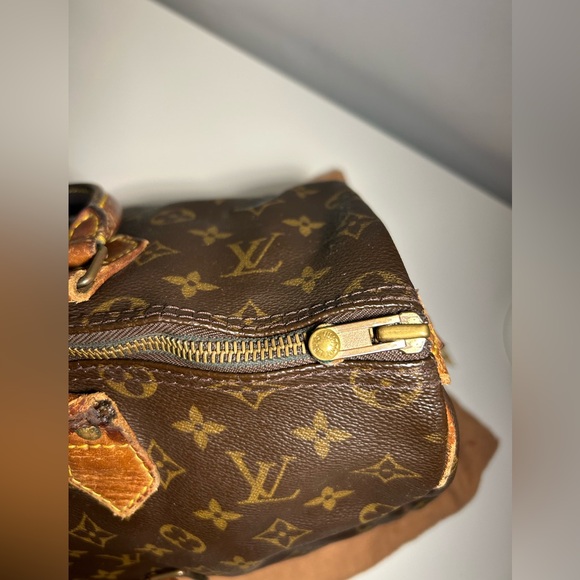 Authentic Louis Vuitton Monogram 30 Speedy Handbag - Picture 5 of 13
